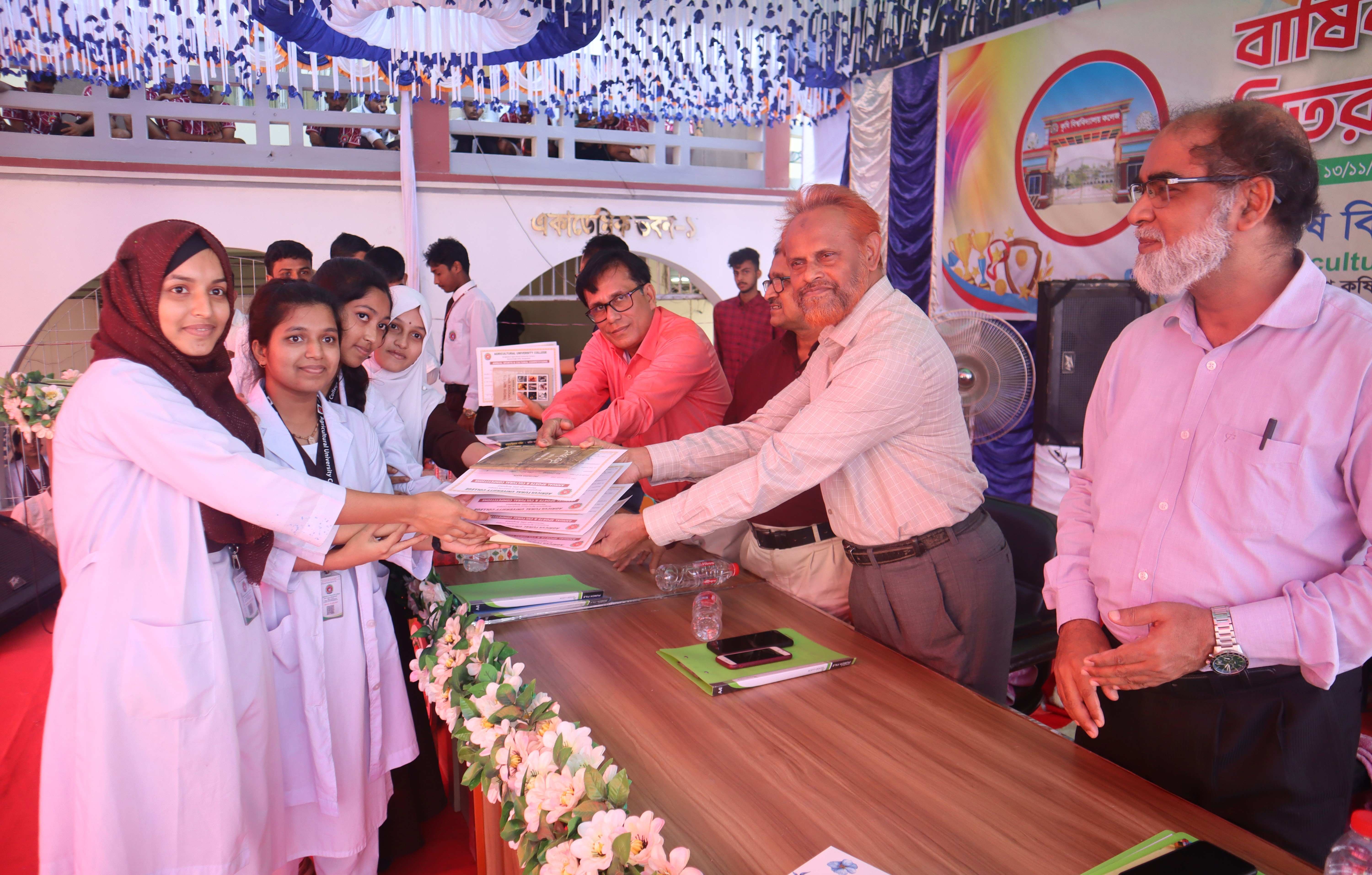 বর্তমানে দেশ গঠনের দায়িত্ব তরুণ প্রজন্মের : বাকৃবি ভিসি