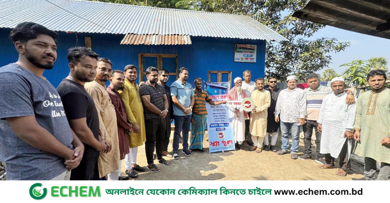 চৌদ্দগ্রামে বন্যায় ক্ষতিগ্রস্ত ভ্যান চালককে নতুন ঘর উপহার
