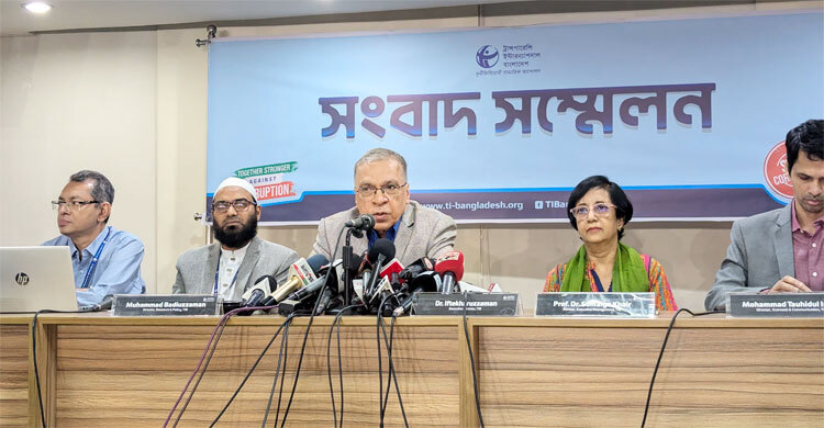 চট করে নির্বাচন হলে আন্দোলনের লক্ষ্য অর্জন হবে না: টিআইবি