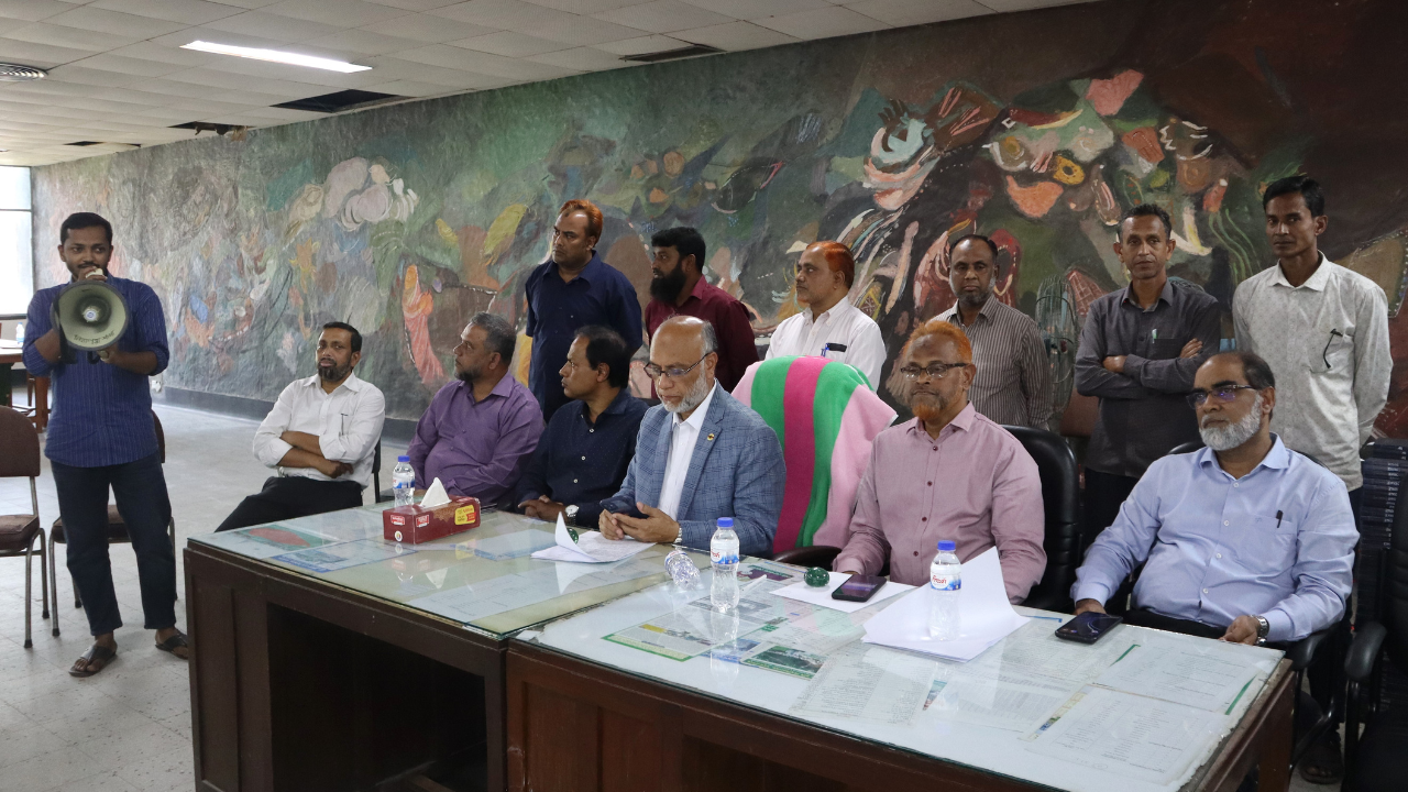 বাকৃবিতে গ্রন্থাগারের উন্নয়নে উপাচার্যের সাথে শিক্ষার্থীদের মতবিনিময়