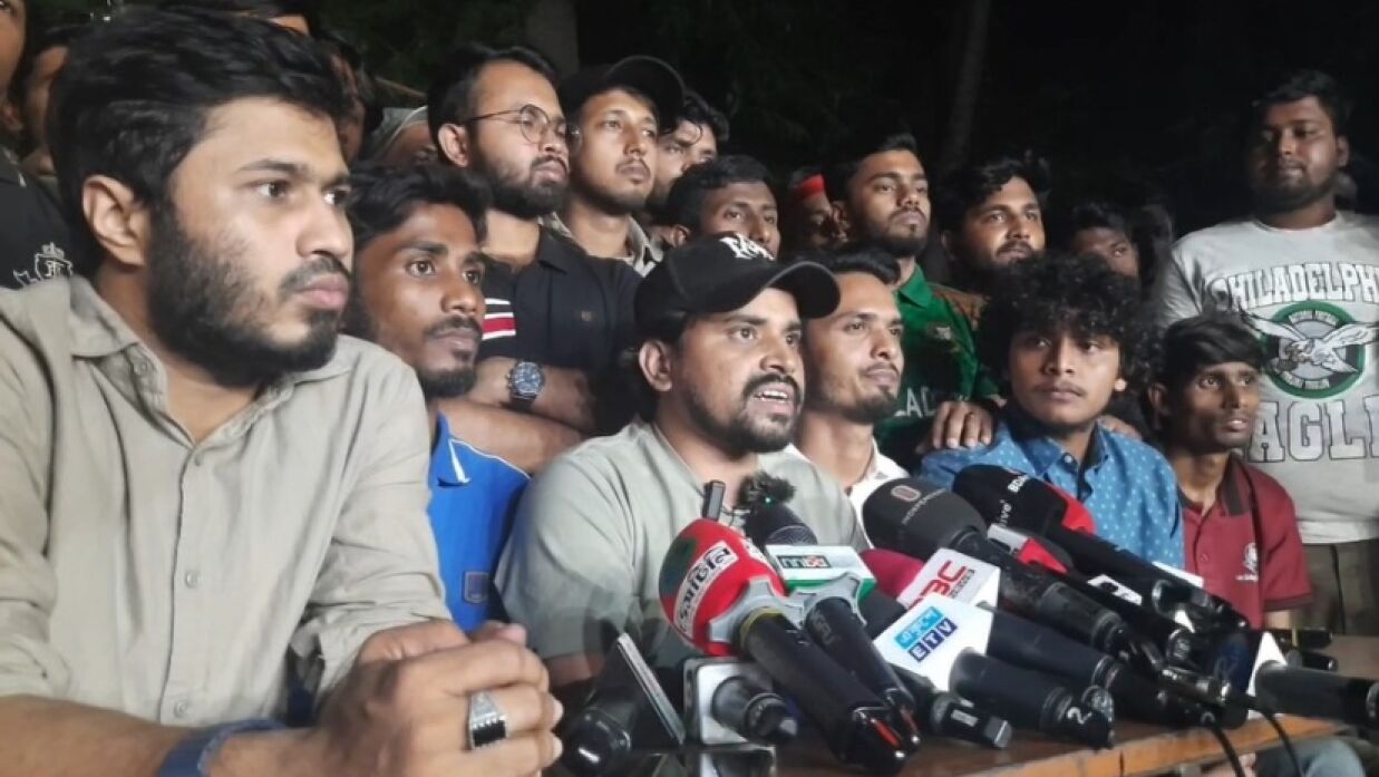 ক্লোজডাউন কর্মসূচি স্থগিত করেছে তিতুমীরের শিক্ষার্থীরা