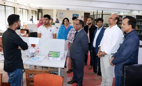 হাবিপ্রবির কেন্দ্রীয় লাইব্রেরী পরিদর্শন করলেন ভাইস-চ্যান্সেলর
