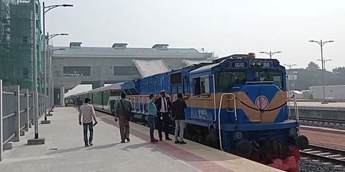 ঢাকা থেকে খুলনা পর্যন্ত পরীক্ষামূলক ট্রেন চালু