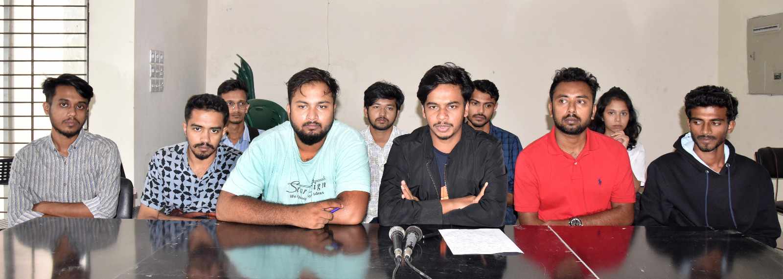 খুলনা বিশ্ববিদ্যালয়ের শিক্ষার্থীদের সংবাদ সম্মেলন: অনাকাঙ্ক্ষিত ঘটনার প্রতিবাদ