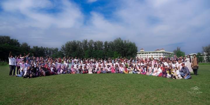 রঙে-ঢঙে দ্বৈরথের বিদায়