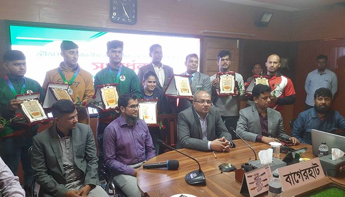 জাতীয় ও আন্তর্জাতিক পদকপ্রাপ্ত খেলোয়ারদের সংবর্ধনা