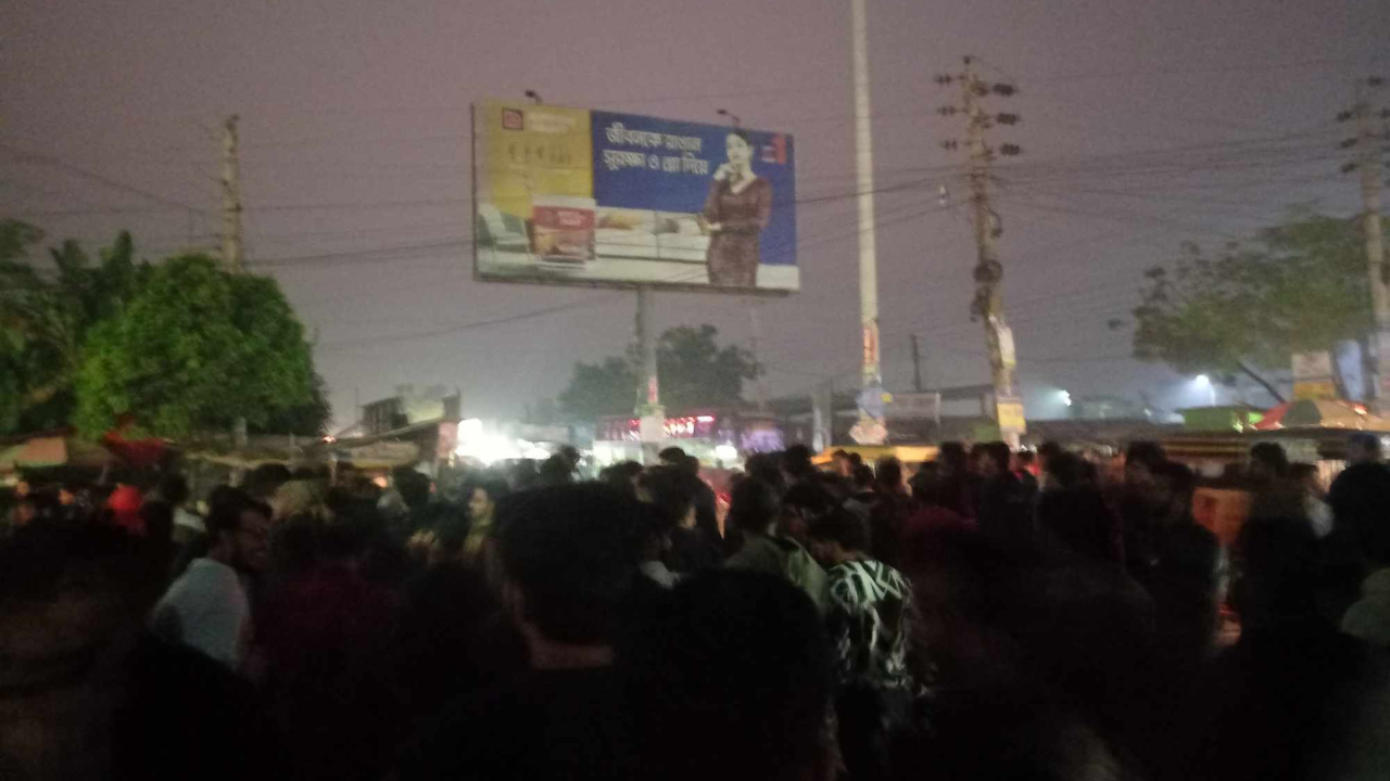 খুলনা বিশ্ববিদ্যালয়ের শিক্ষার্থী-শ্রমিক সংঘর্ষ: আহত অন্তত ১০