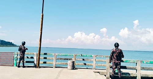 টেকনাফ-সেন্টমার্টিন নৌপথে ট্রলার চলাচল বন্ধ