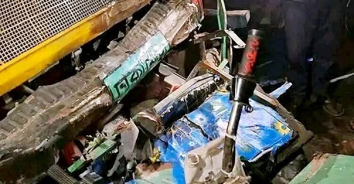 গাজীপুরে ট্রাক-কাভার্ডভ্যান চাপায় অটোরিকশার ৪ যাত্রী নিহত