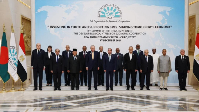 প্রযুক্তিকে কাজে লাগান, কার্যকর পদক্ষেপ নিন: ডি-৮ সদস্যদের ড. ইউনূস