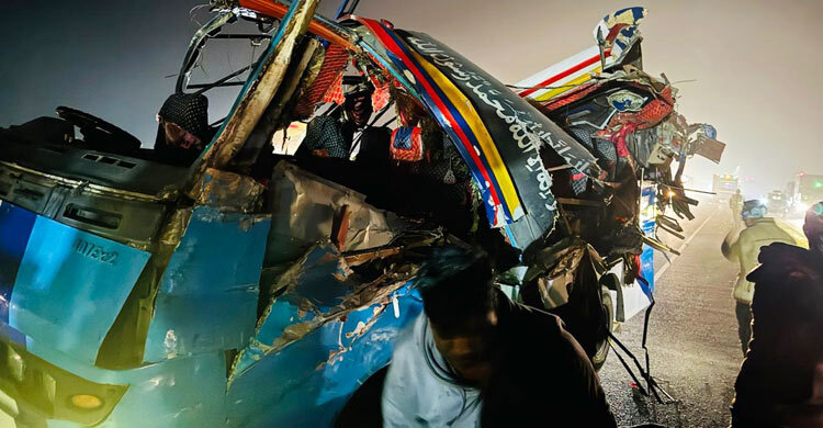 ঢাকা-মাওয়া এক্সপ্রেসওয়েতে সড়ক দুর্ঘটনায় নিহত ৪