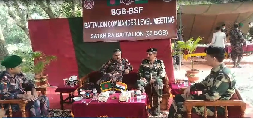 বাংলাদেশির জমি চাষে বাঁধা: ভোমরা সীমান্তে বিজিবি-বিএসএফের ব্যাটেলিয়ান পর্যায় পতাকা বৈঠক