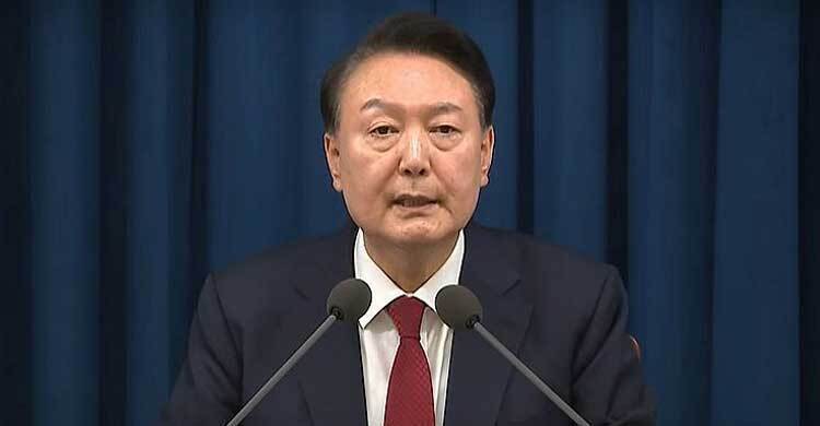 দক্ষিণ কোরিয়ায় অভিশংসিত প্রেসিডেন্ট ইউন গ্রেফতার