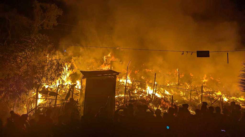 টেকনাফ রোহিঙ্গা ক্যাম্পে আগুন, শিশু নিহত