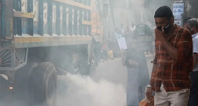 বিশ্বে বায়ুদূষণে শীর্ষ শহর ঢাকা