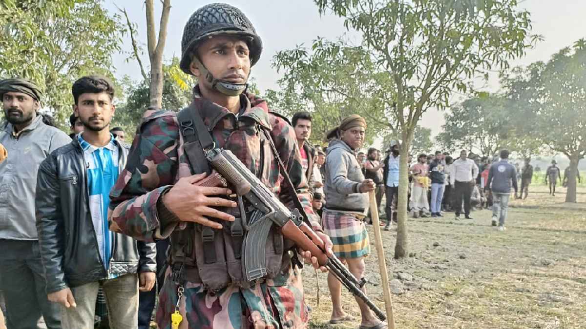 সীমান্তে সাউন্ড গ্রেনেড-টিয়ারশেল ব্যবহারের অনুমতি পেল বিজিবি