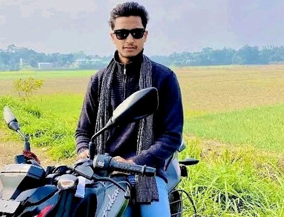 ফরিদপুরে অটোরিকশা-মোটরসাইকেল সংঘর্ষে কলেজছাত্র নিহত