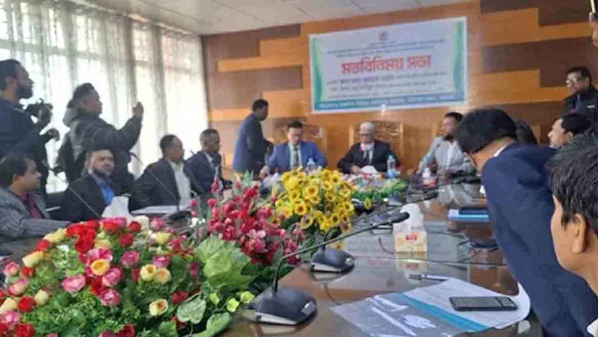 আগে জাতীয় নির্বাচন নিয়ে ভাবছে কমিশন