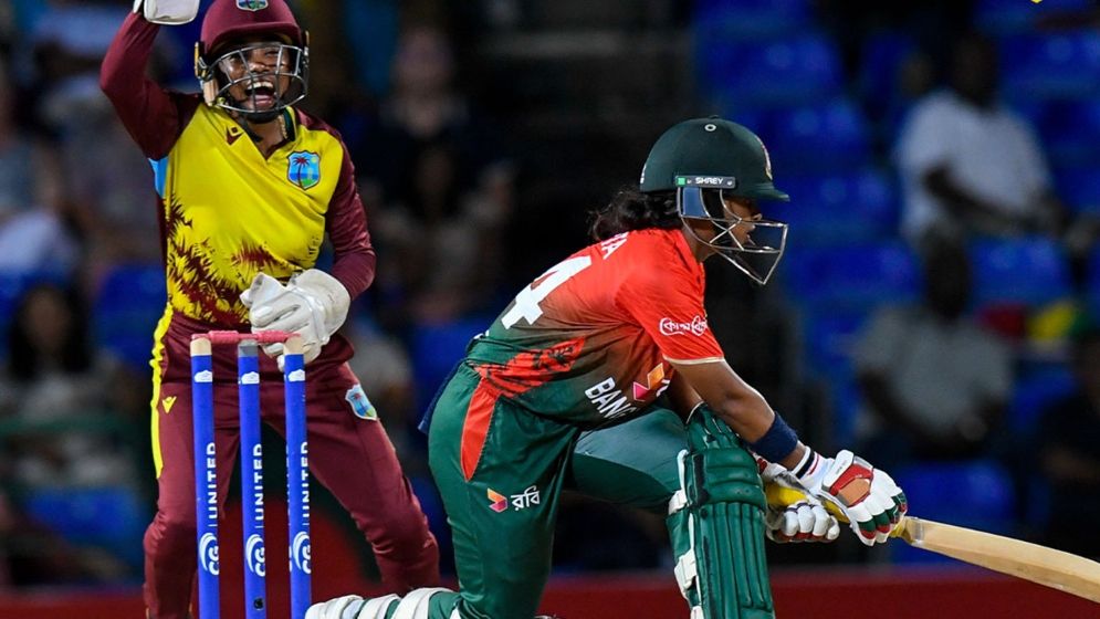 ক্যারিবীয় ব্যাটিং ঝড়ে উড়ে গেল বাংলাদেশ