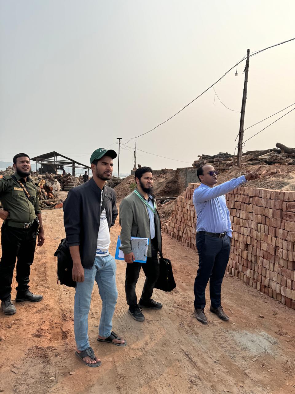 নলছিটিতে অবৈধ ইট ভাটায় ভ্রাম্যমাণ আদাল‌তে তিন লক্ষ টাকা জরিমানা