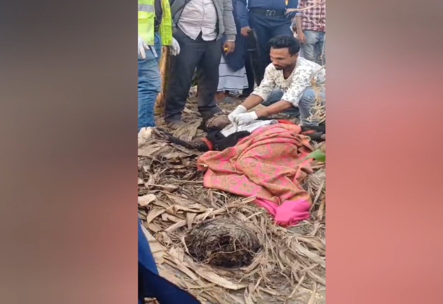 ফরিদপুরে চালক কে হত্যা করে ব্যাটারিচালিত রিকশা নিয়ে গেছে দুর্বত্তরা