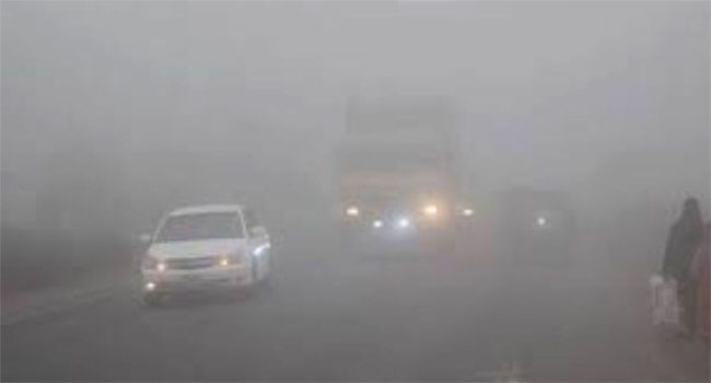 কুয়াশায় মোড়ানো রাজধানী
