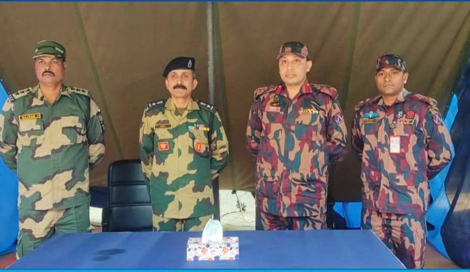 ফুলবাড়ী সীমান্তে বিএসএফের হামলার ঘটনায় পতাকা বৈঠক অনুষ্ঠিত