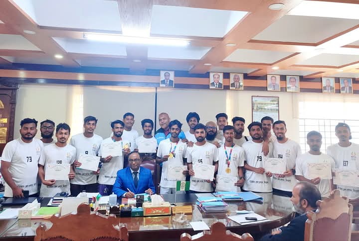দিনাজপুরে ম্যারাথন প্রতিযোগিতায় দ্বিতীয় হাবিপ্রবির আসিফ