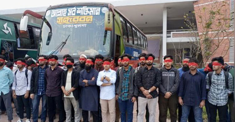 প্রধান উপদেষ্টার সঙ্গে দেখা করতে ঢাকার পথে কুয়েট শিক্ষার্থীরা