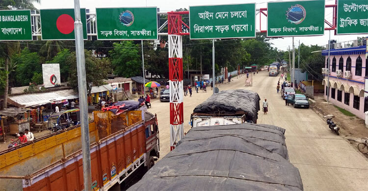 ভোমরা স্থলবন্দরে আমদানি কমলেও বেড়েছে রাজস্ব