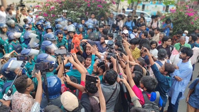 ধর্ষণবিরোধী পদযাত্রা: পুলিশের ওপর হামলার অভিযোগে প্রায় ৯০ জনের বিরুদ্ধে মামলা