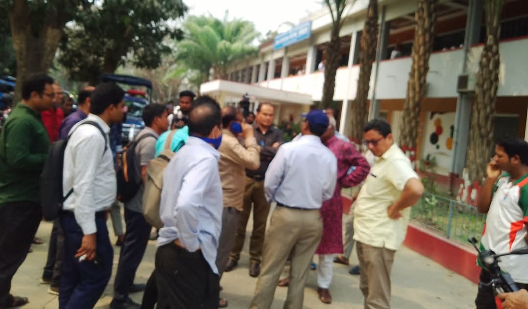 কুড়িগ্রামে ত্রাণ উপদেষ্টার সংবাদ সম্মেলন বর্জন করলেন সাংবাদিকরা