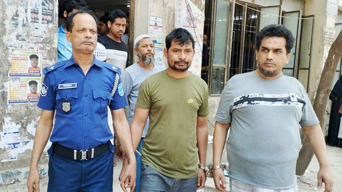 মিয়ানমারের আরসা প্রধান ৫ সহযোগীসহ র‍্যাবের হাতে গ্রেফতার