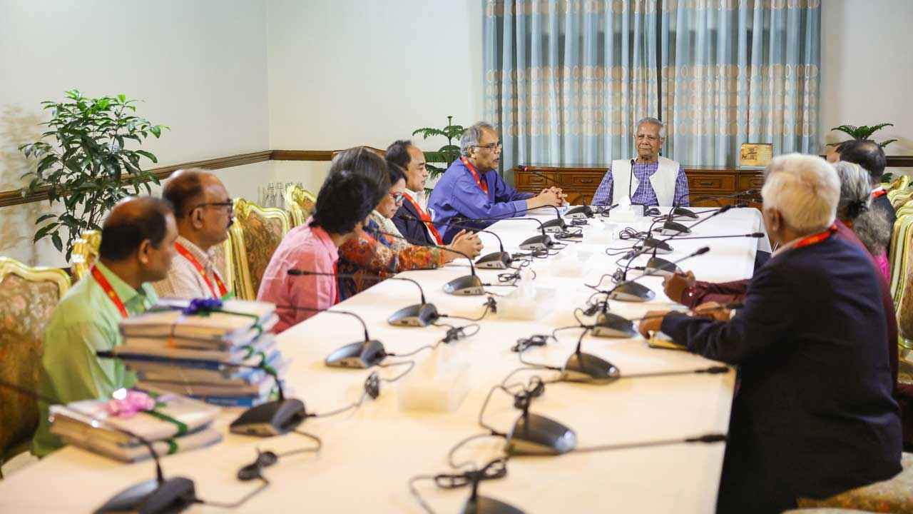 গণমাধ্যম সংস্কার কমিশনের কিছু প্রস্তাব দ্রুতই বাস্তবায়ন: প্রধান উপদেষ্টা