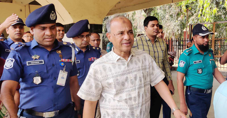 এবার রেলের কেউ কালোবাজারিতে জড়াতে সাহস পায়নি