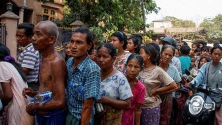 মিয়ানমারে ভূমিকম্পে মৃতের সংখ্যা ২৭০০ ছাড়াল, নিখোঁজ ৪২১