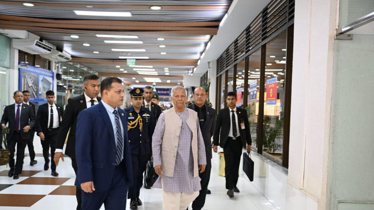 বিমসটেকে যোগ দিতে ঢাকা ছাড়লেন প্রধান উপদেষ্টা