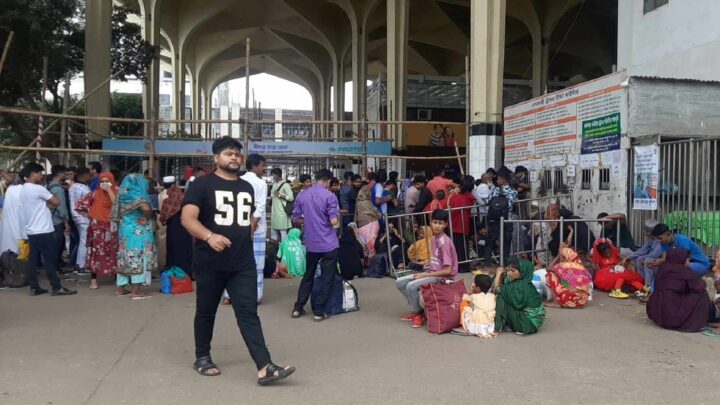 স্মৃতি নিয়ে ফিরছেন ঢাকা