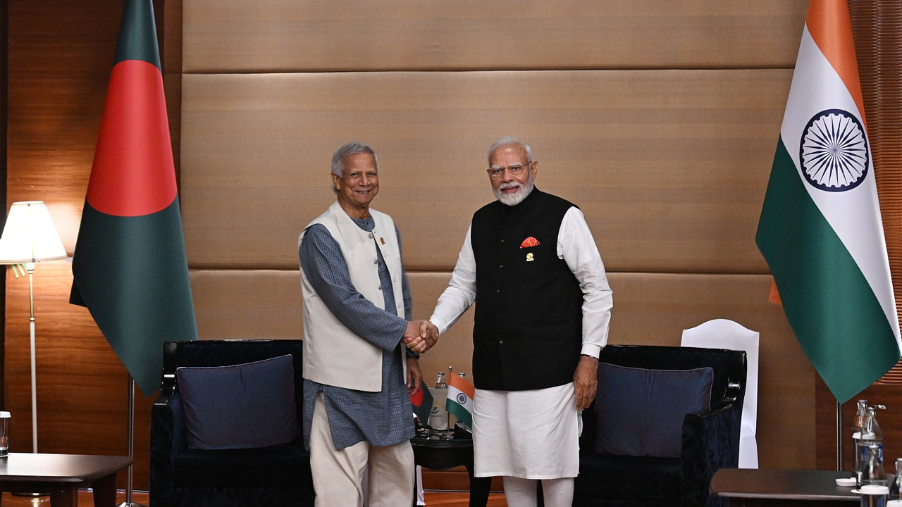 মোদি-ইউনূস বৈঠক: শেখ হাসিনাকে ফেরত চাইল বাংলাদেশ
