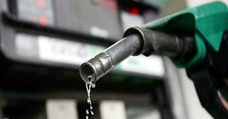 বিশ্ব বাজারে জ্বালানি তেলের দাম কমে ৪ বছরের মধ্যে সর্বনিম্ন