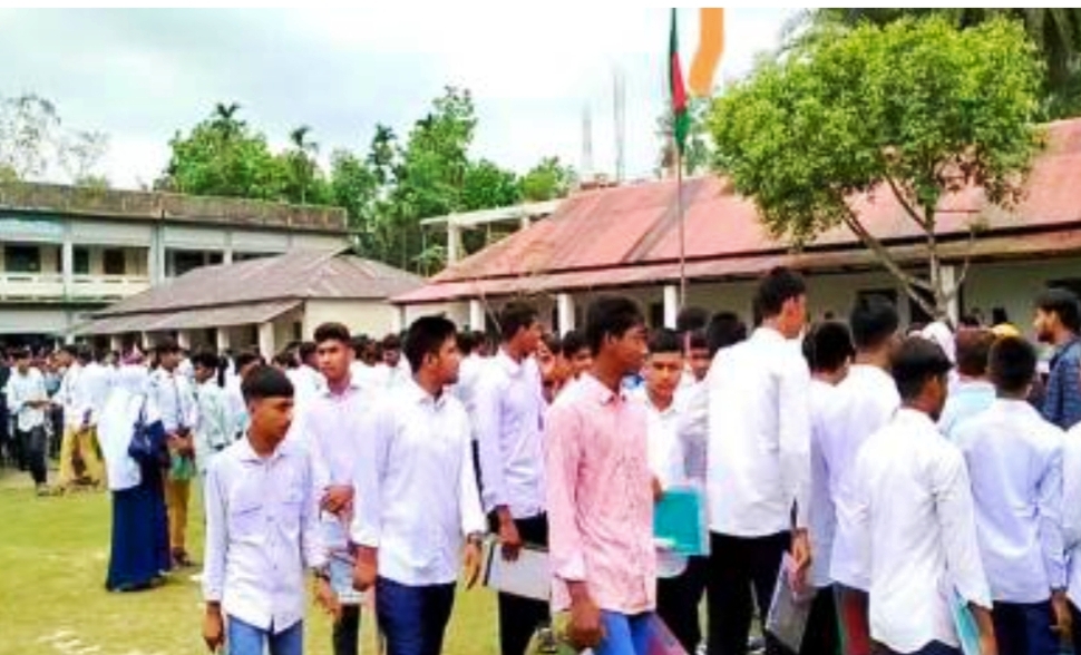 ফুলবাড়ীতে এসএসসির প্রথম দিনের পরীক্ষায় অনুপস্থিত ৩১ পরীক্ষার্থী