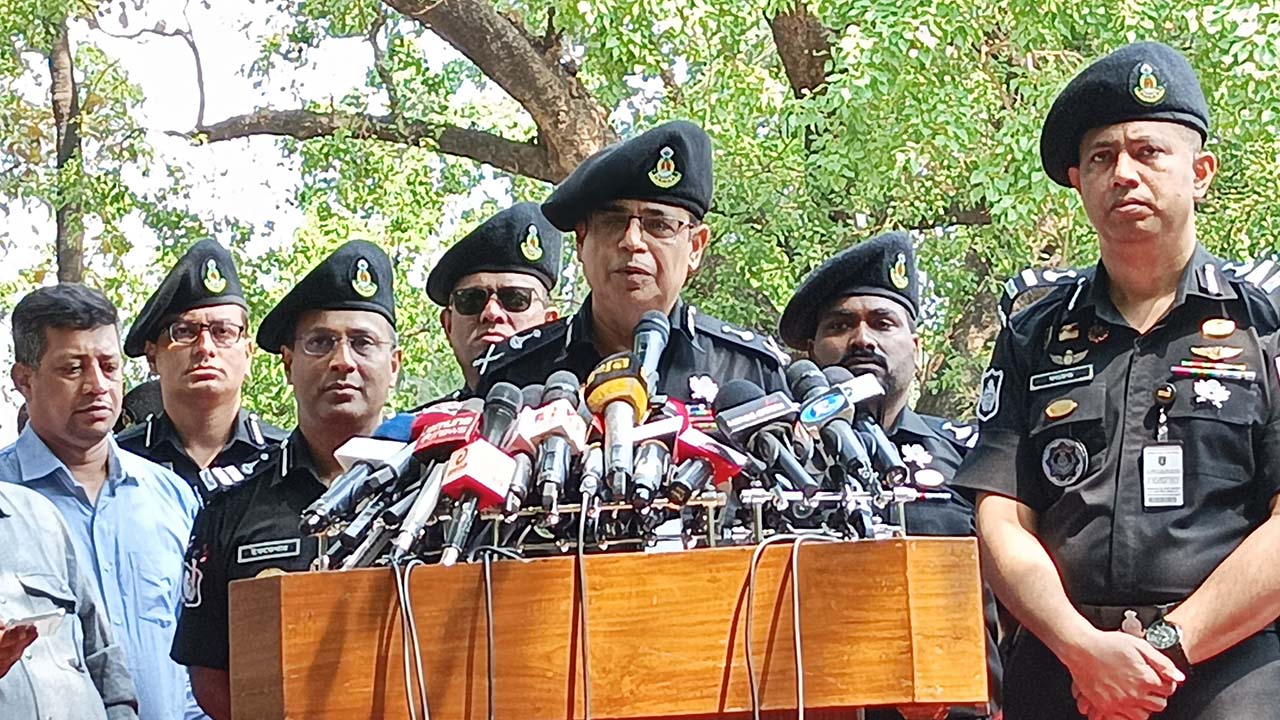 চারুকলায় নিরাপত্তার দায়িত্বে থাকাদের ঘাটতি পেলে ব্যবস্থা