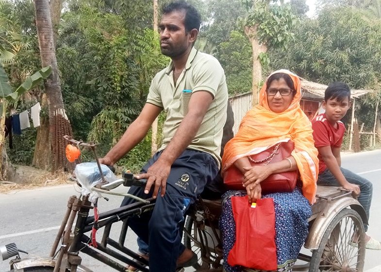 বৈষম্যবিরোধী ছাত্র আন্দোলন: শরীরে গুলির ক্ষত নিয়ে ভ্যান চালাচ্ছে জাপুল