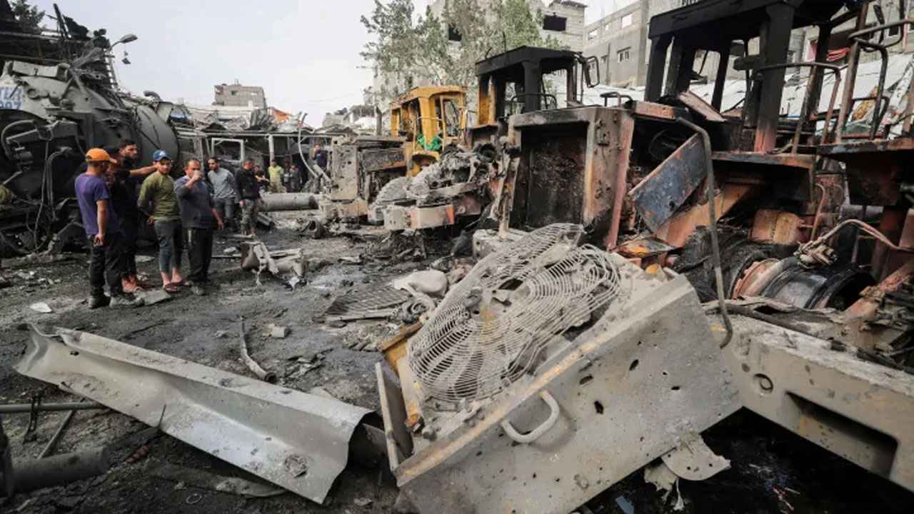 ইসরায়েলি হামলায় গাজায় আরও ৩২ ফিলিস্তিনি নিহত