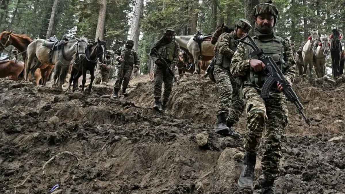 কাশ্মীরে হামলার সময় নিরাপত্তা বাহিনী কোথায় ছিল, উঠছে প্রশ্ন