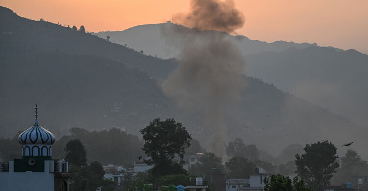 পাকিস্তানের পাল্টা হামলায় ভারতে নিহত ১০