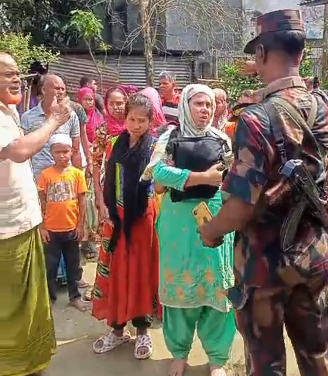 কুড়িগ্রাম সীমান্তে ৩৬ রোহিঙ্গা সহ ৪৪ জন আটক