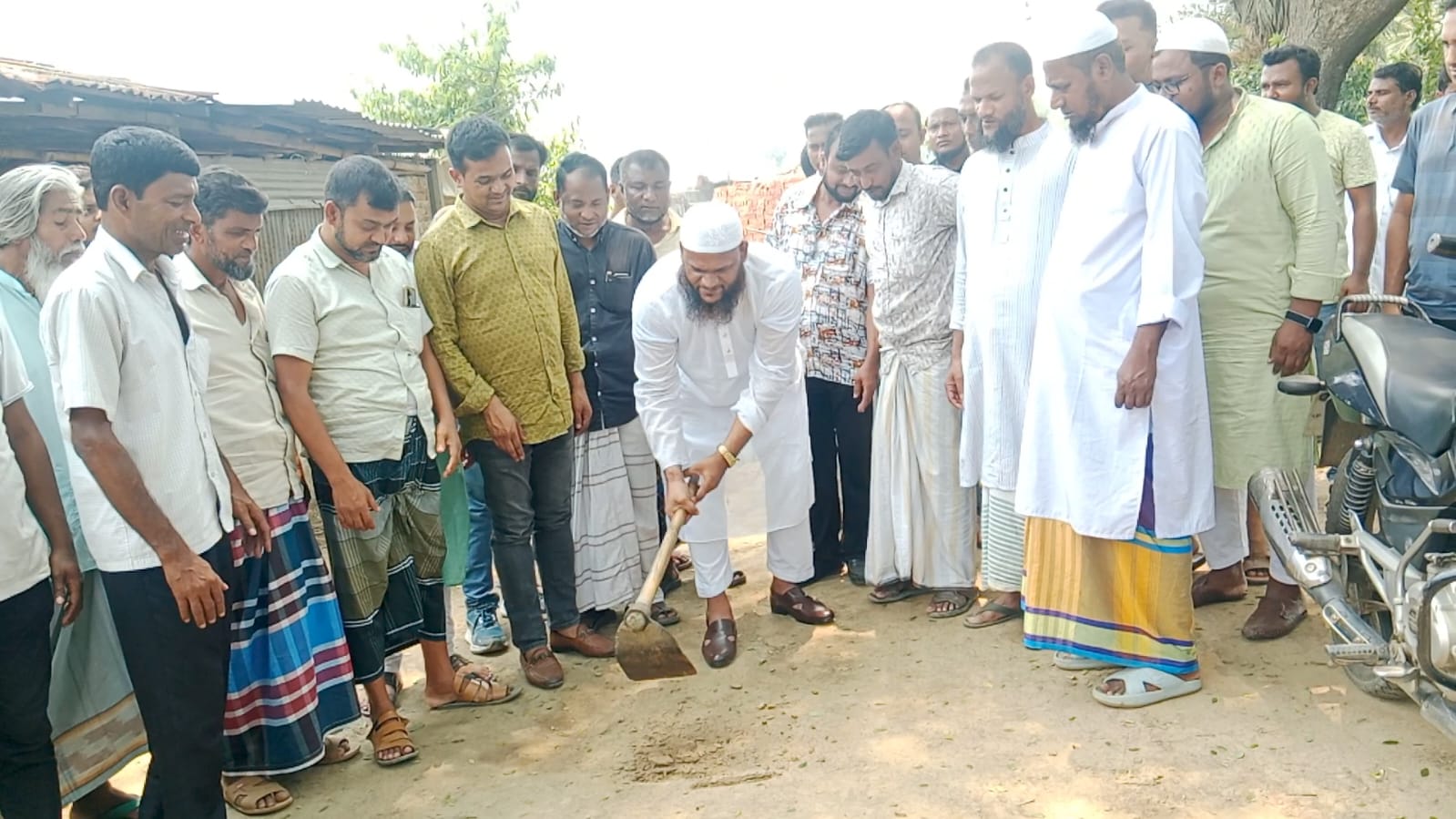 শ্রীপুরে অবহেলিত সড়কের উন্নয়নকাজ শুরু: স্বস্তিতে এলাকাবাসী