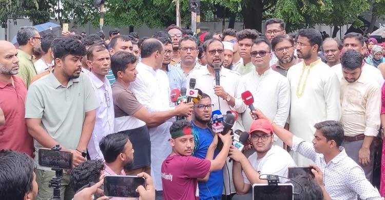 দাবি না মানা পর্যন্ত পিছিয়ে যাওয়ার কোনো সুযোগ নেই: অধ্যাপক রইছ উদ্দিন