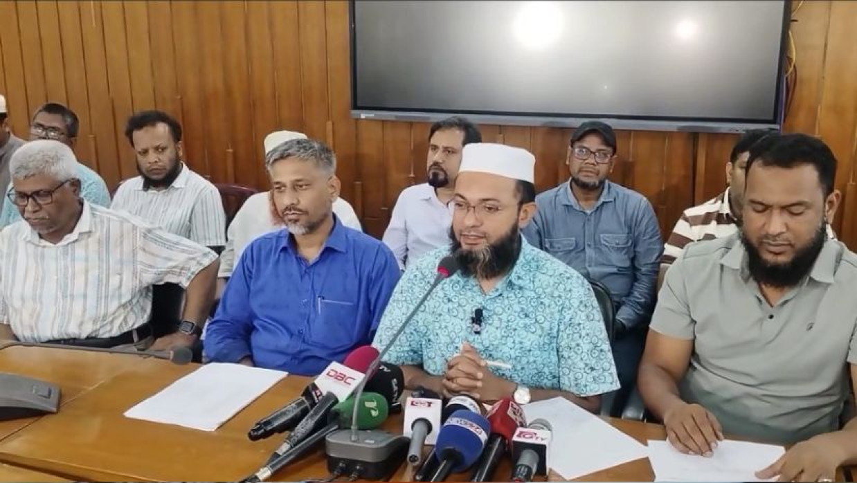 এবার কুয়েটের অন্তর্বর্তীকালীন ভিসির পদত্যাগ দাবি শিক্ষক সমিতির